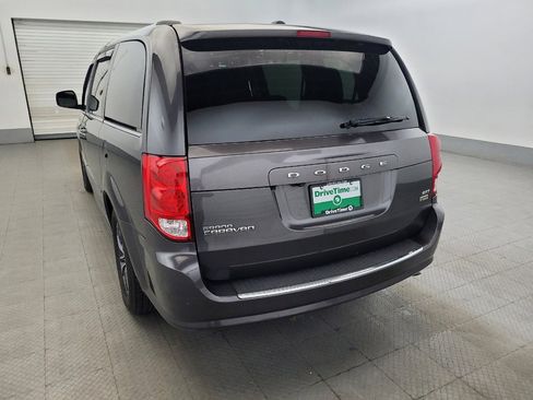 Used 2017 Dodge Grand Caravan SXT FWD image 6