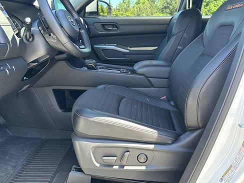 Certified 2025 Nissan Pathfinder Rock Creek AWD/4WD image 11