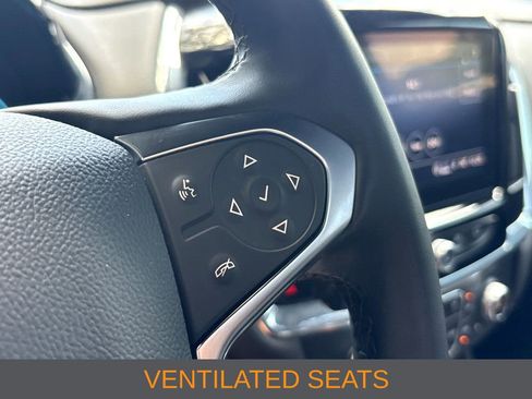 Used 2023 Chevrolet Traverse LT w/ LT Premium Package FWD image 19