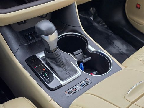 Used 2015 Toyota Highlander Limited Platinum image 27