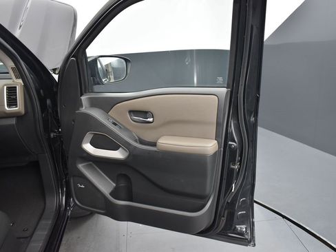 Used 2024 Nissan Frontier SV w/ SV Convenience Package image 7