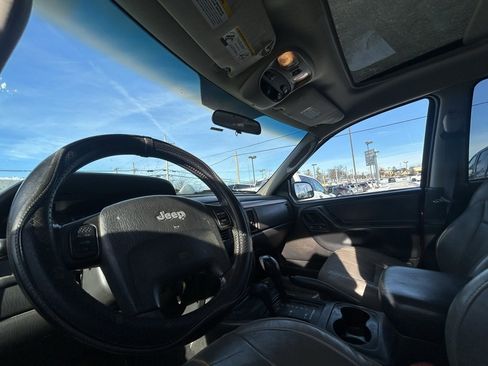 Used 2004 Jeep Grand Cherokee Laredo w/ Tan Your Hide Group image 15