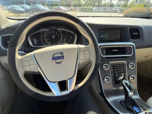 Used 2016 Volvo S60 T5 Premier w/ Convenience Package FWD image 17