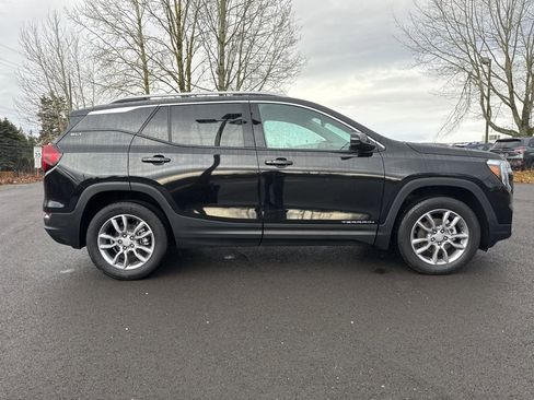 Used 2024 GMC Terrain SLT image 8