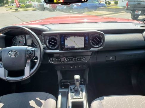 Used 2019 Toyota Tacoma TRD Sport AWD/4WD image 13