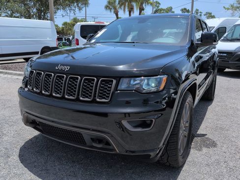 Used 2017 Jeep Grand Cherokee Limited 75th Anniversary AWD/4WD image 9