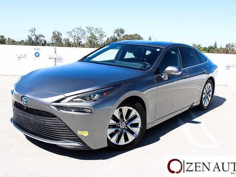 Used 2022 Toyota Mirai w/ Advanced Technology Package RWD image 3