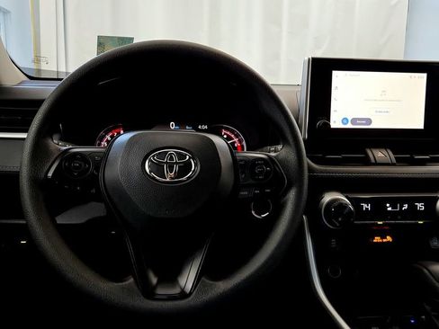 Used 2025 Toyota RAV4 XLE AWD/4WD image 27