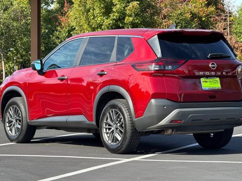 Used 2023 Nissan Rogue S FWD image 3