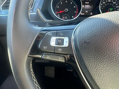 Used 2021 Volkswagen Tiguan SE w/ Panoramic Sunroof Package image 30