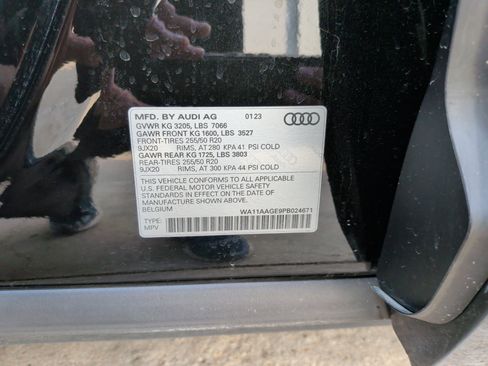 Certified 2023 Audi e-tron Premium w/ Convenience Plus Package AWD/4WD image 36