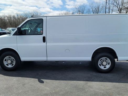 Used 2017 GMC Savana 2500 RWD image 7