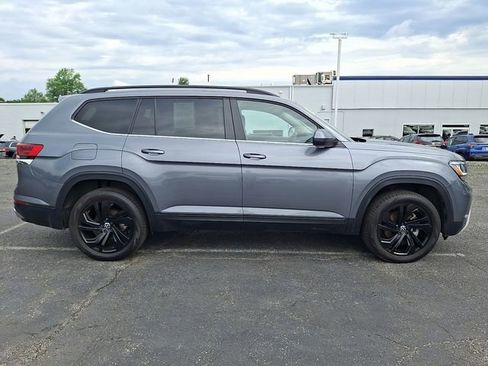 Used 2023 Volkswagen Atlas SE w/ Black Wheel Package AWD/4WD image 7