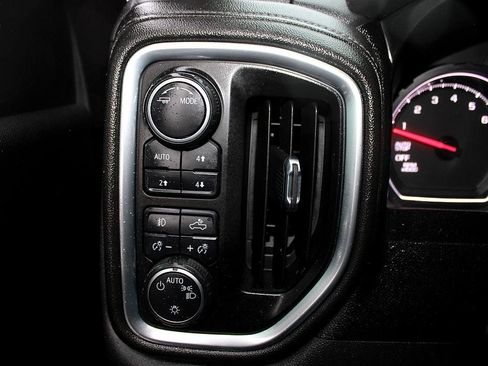 Used 2022 Chevrolet Silverado 1500 RST image 12