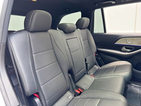 Used 2023 Mercedes-Benz GLS 450 4MATIC image 44