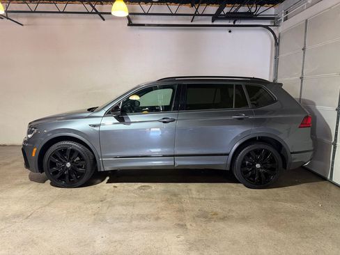 Used 2020 Volkswagen Tiguan SE R-Line w/ 3rd Row Seat Package AWD/4WD image 2