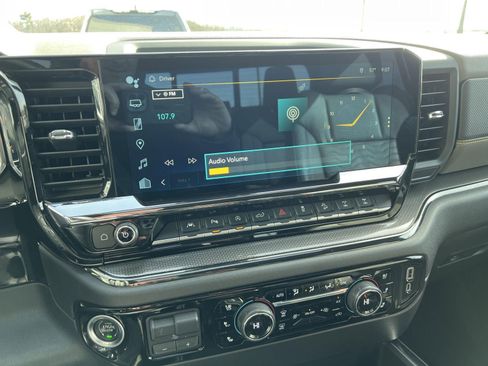 Used 2022 Chevrolet Silverado 1500 ZR2 w/ Technology Package image 23