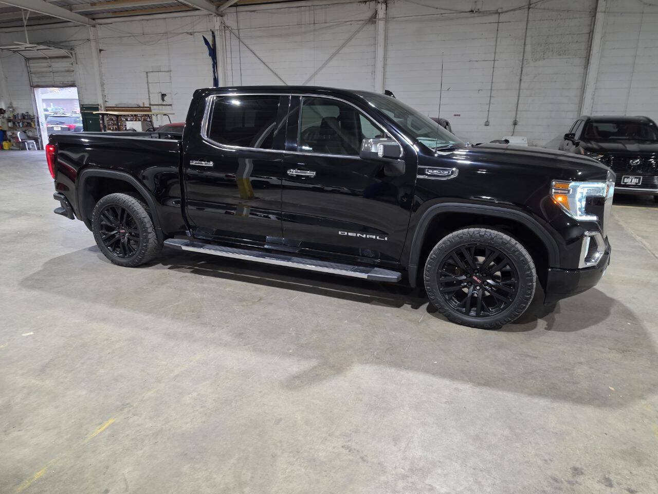 Used 2019 GMC Sierra 1500 Denali w/ Driver Alert Package II AWD/4WD image 19