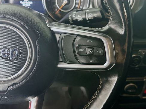 Used 2019 Jeep Wrangler Unlimited Sahara AWD/4WD image 27