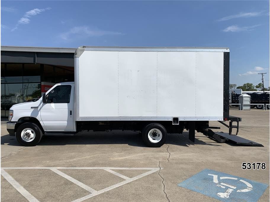 Used 2024 Ford E-450 and Econoline 450 Super Duty w/ Power Windows & Locks Group RWD image 5