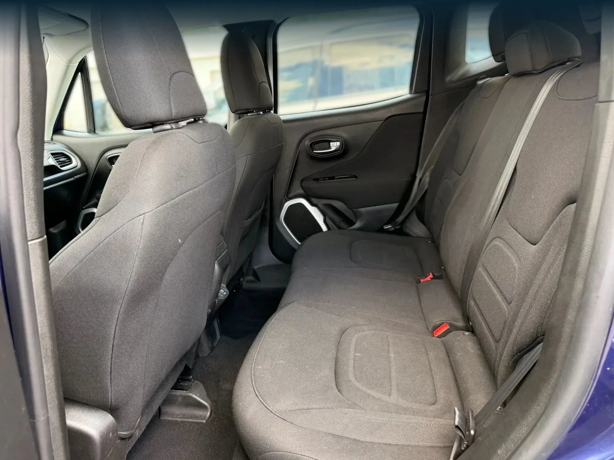 Used 2018 Jeep Renegade Latitude w/ Cold Weather Group AWD/4WD image 21
