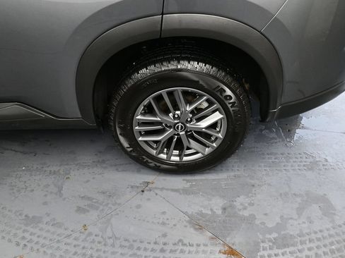 Used 2024 Nissan Rogue S AWD/4WD image 17