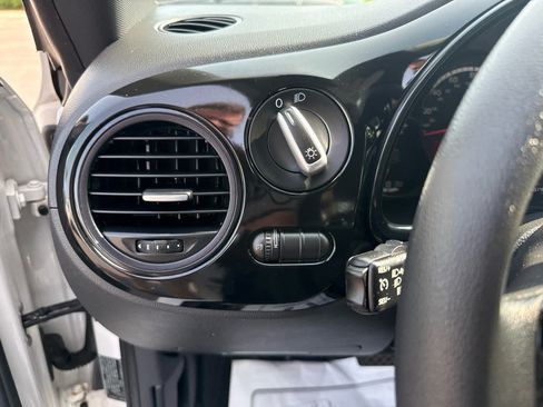 Used 2013 Volkswagen Beetle 2.5 FWD image 16