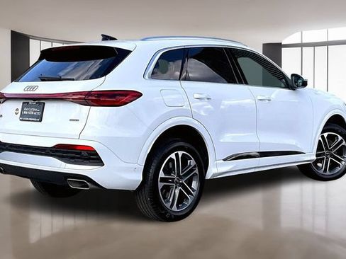 Used 2025 Audi Q5 Premium w/ Convenience Package AWD/4WD image 5