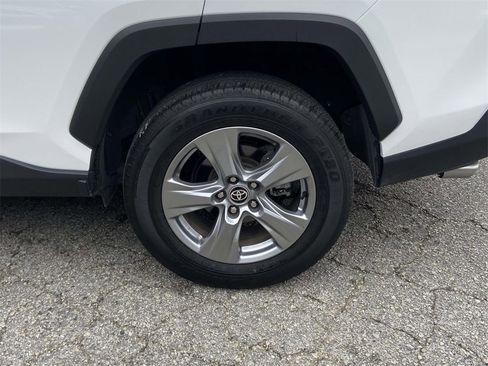 Used 2024 Toyota RAV4 XLE w/ Convenience Package image 7