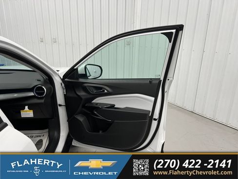 New 2026 Chevrolet Trax LT w/ LT Convenience Package FWD image 14