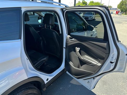 Used 2017 Ford Escape Titanium w/ Equipment Group 301A AWD/4WD image 32