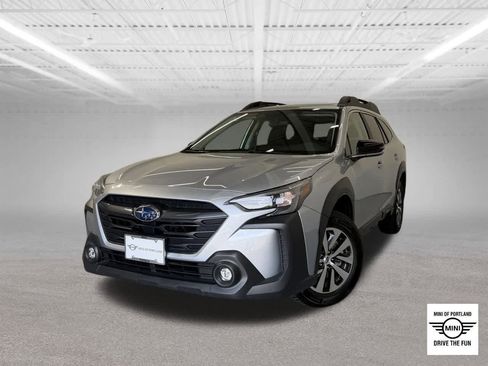 Used 2025 Subaru Outback Premium AWD/4WD image 1