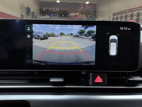 Used 2026 Kia Carnival FWD image 36