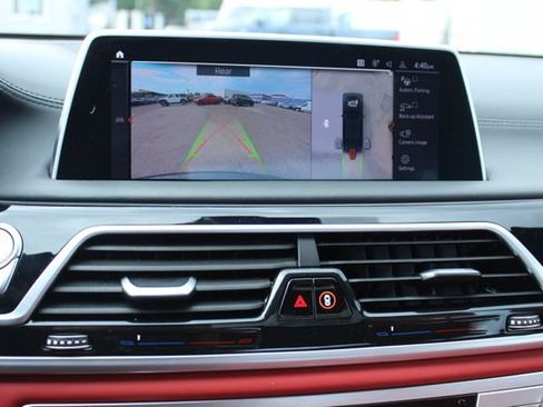 Used 2022 BMW 750i xDrive w/ M Sport Package AWD/4WD image 34
