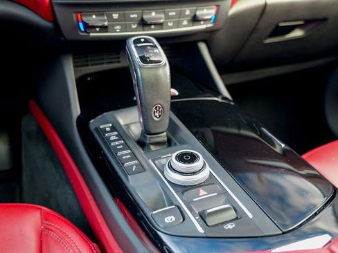 Used 2019 Maserati Levante AWD/4WD image 46
