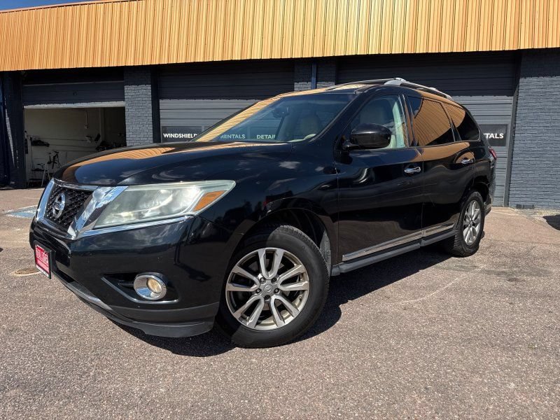 Used 2013 Nissan Pathfinder SL AWD/4WD image 1