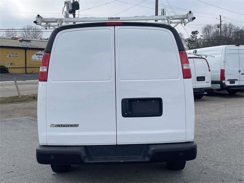 Used 2021 Chevrolet Express 2500 w/ Driver Convenience Package image 5