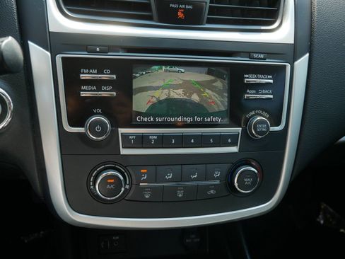 Used 2016 Nissan Altima 2.5 SR FWD image 18