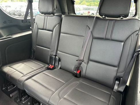 Used 2022 Chevrolet Suburban RST image 23