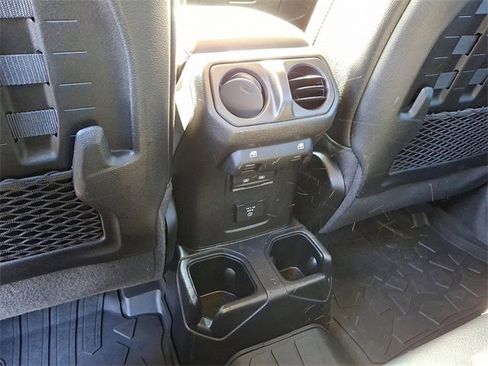 Used 2021 Jeep Gladiator Rubicon image 11