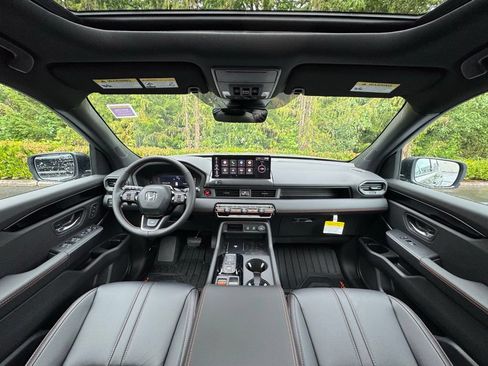 New 2026 Honda Pilot TrailSport image 4