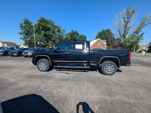 Used 2024 Chevrolet Silverado 2500 High Country w/ Technology Package AWD/4WD image 5