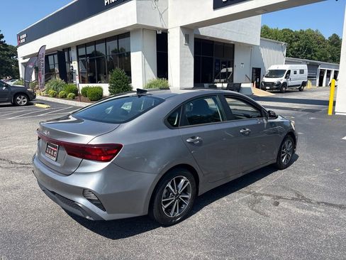 Used 2023 Kia Forte LXS FWD image 3