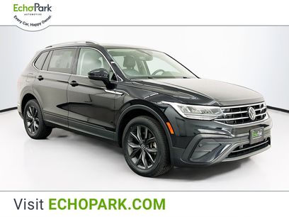 Used 2022 Volkswagen Tiguan SE w/ Panoramic Sunroof Package