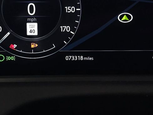 Used 2018 Land Rover Range Rover Velar R-Dynamic SE image 24