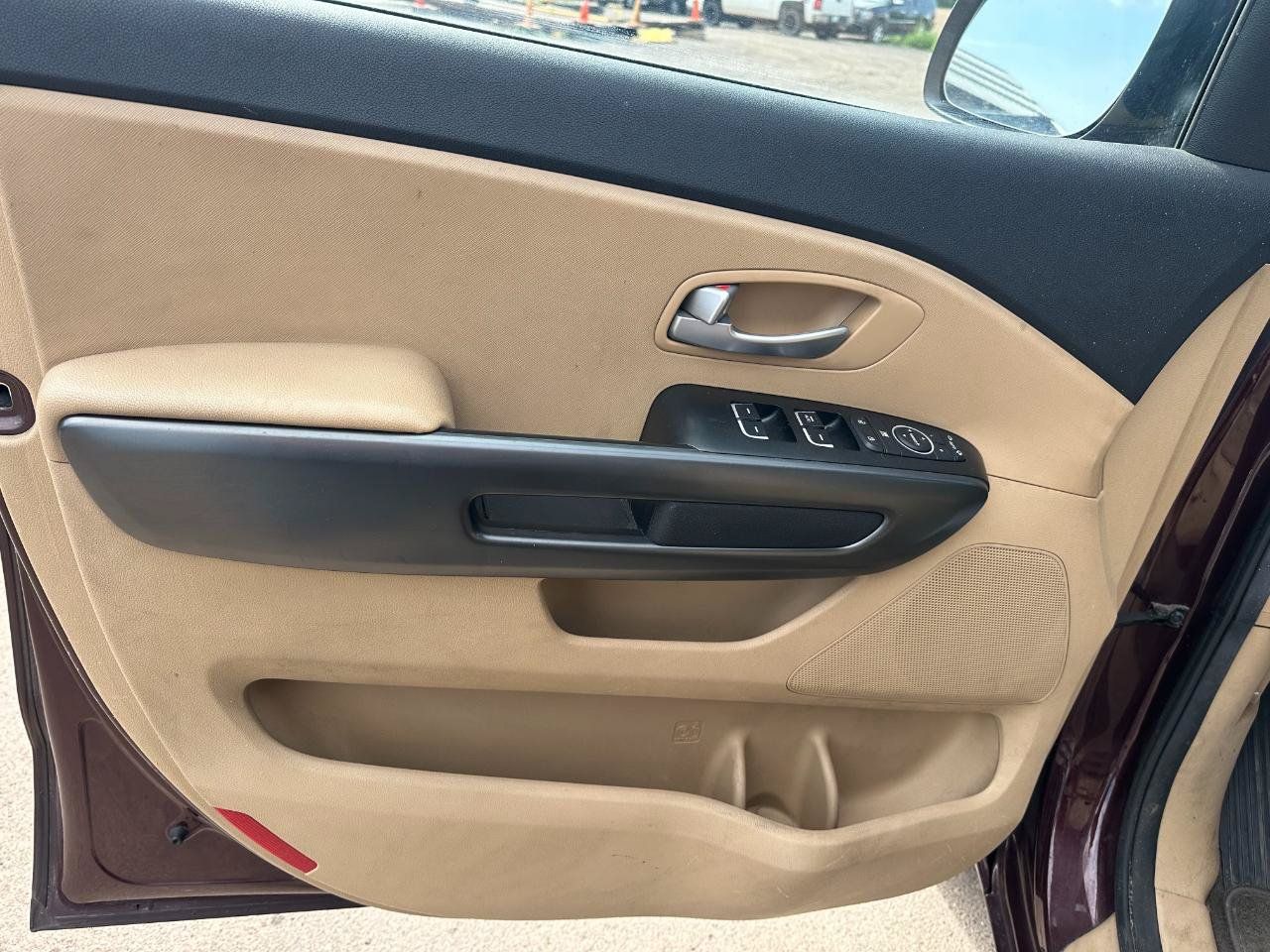 Used 2015 Kia Sedona LX FWD image 16