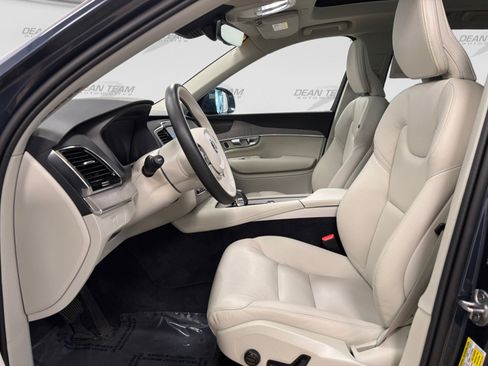 Used 2024 Volvo XC90 B5 Plus w/ Protection Package Premier AWD/4WD image 9