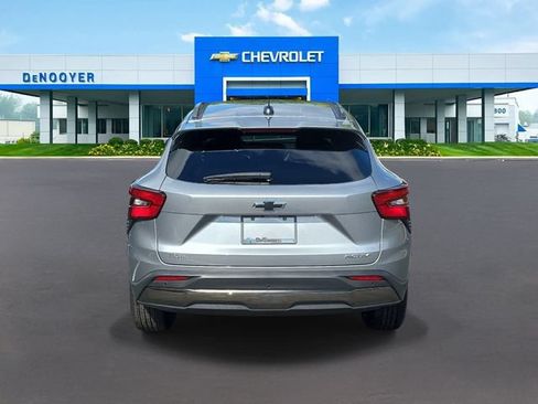 New 2026 Chevrolet Trax ACTIV w/ Sunroof Package FWD image 7