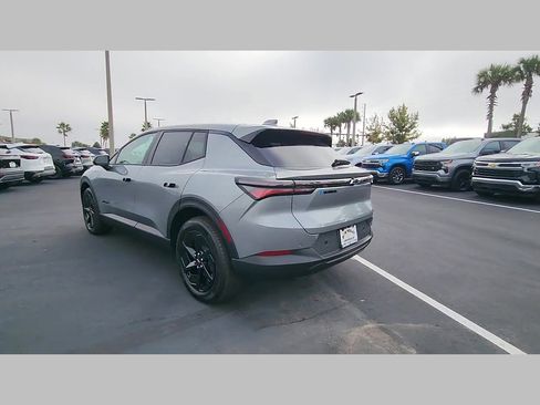 New 2026 Chevrolet Equinox EV LT image 17