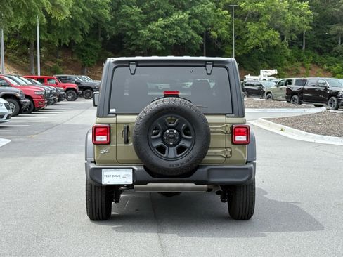 Used 2025 Jeep Wrangler Sport AWD/4WD image 4